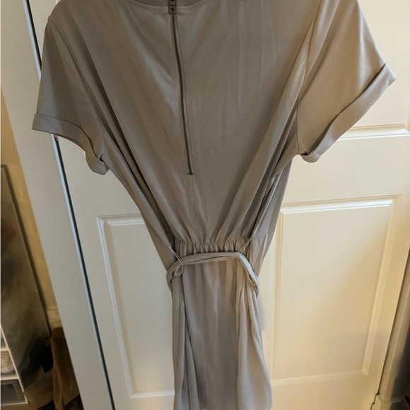 Alice and Olivia tshirt dress - Picture 2 of 3